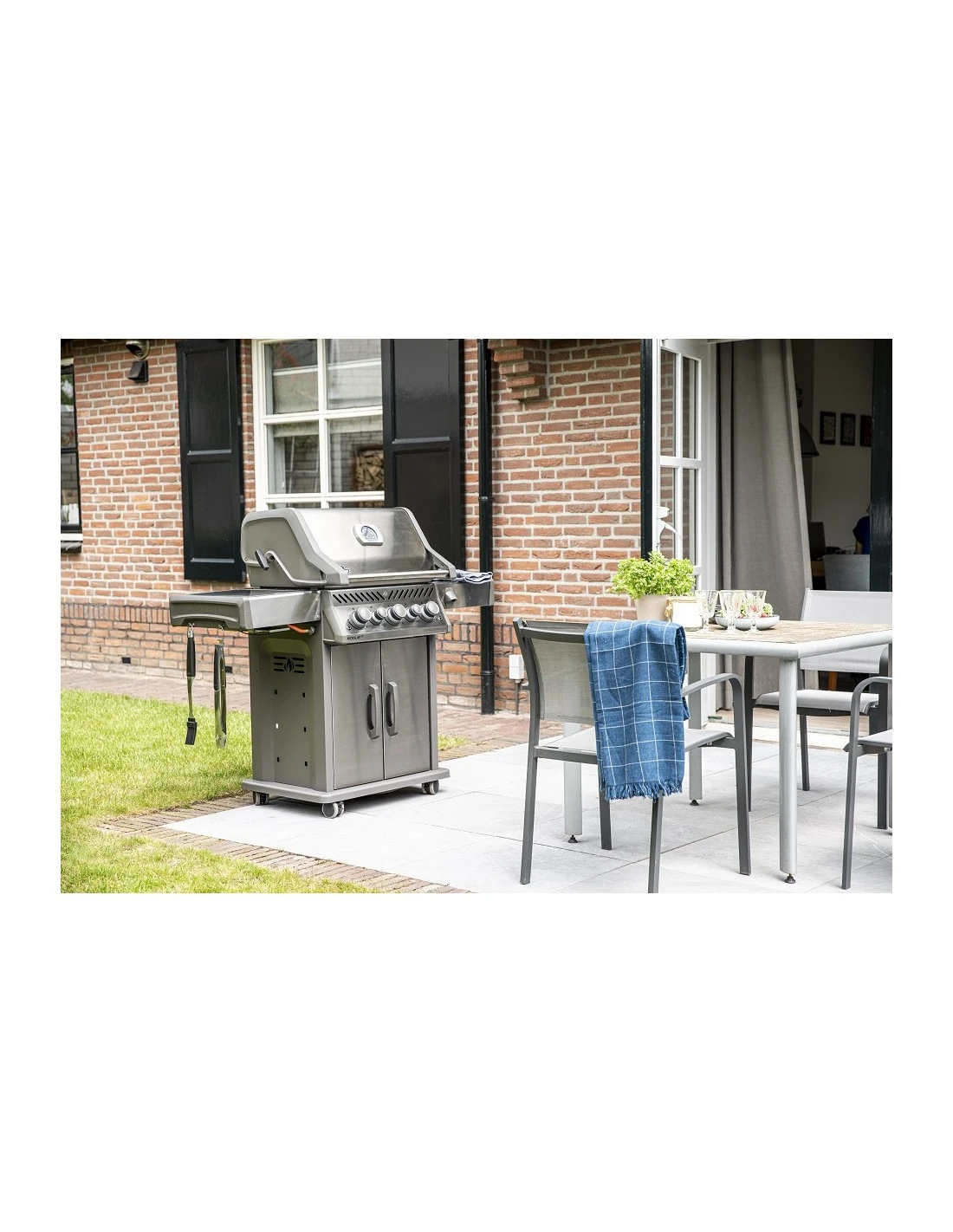 Napoleon Barbecue à Gaz Rogue SE425-1 Inox + Rôtissoire Offerte 7 Napoleon Barbecue à Gaz Rogue SE425-1 Inox + Rôtissoire Offerte – Image 7