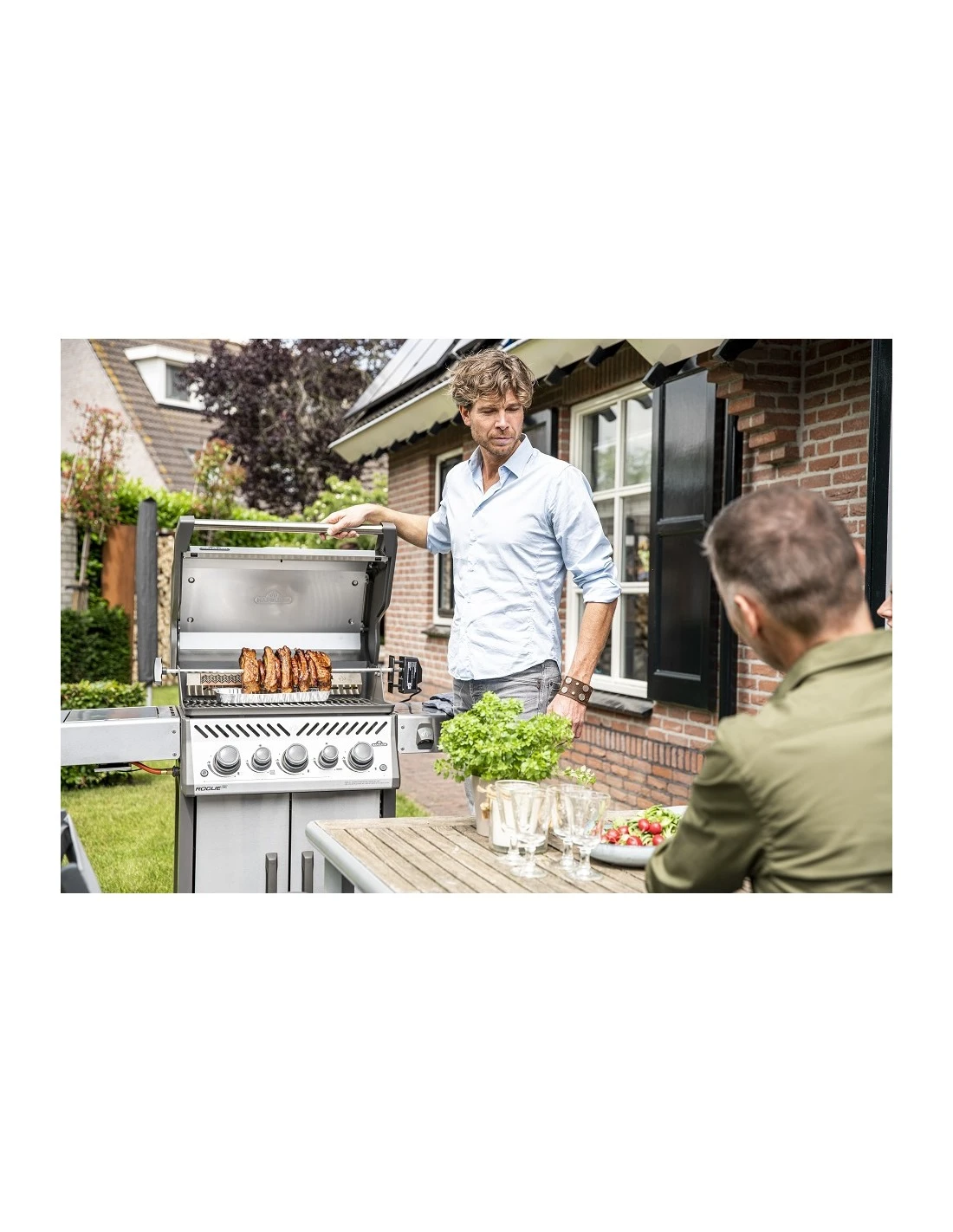 Napoleon Barbecue à Gaz Rogue SE425-1 Inox + Rôtissoire Offerte 8 Napoleon Barbecue à Gaz Rogue SE425-1 Inox + Rôtissoire Offerte – Image 8