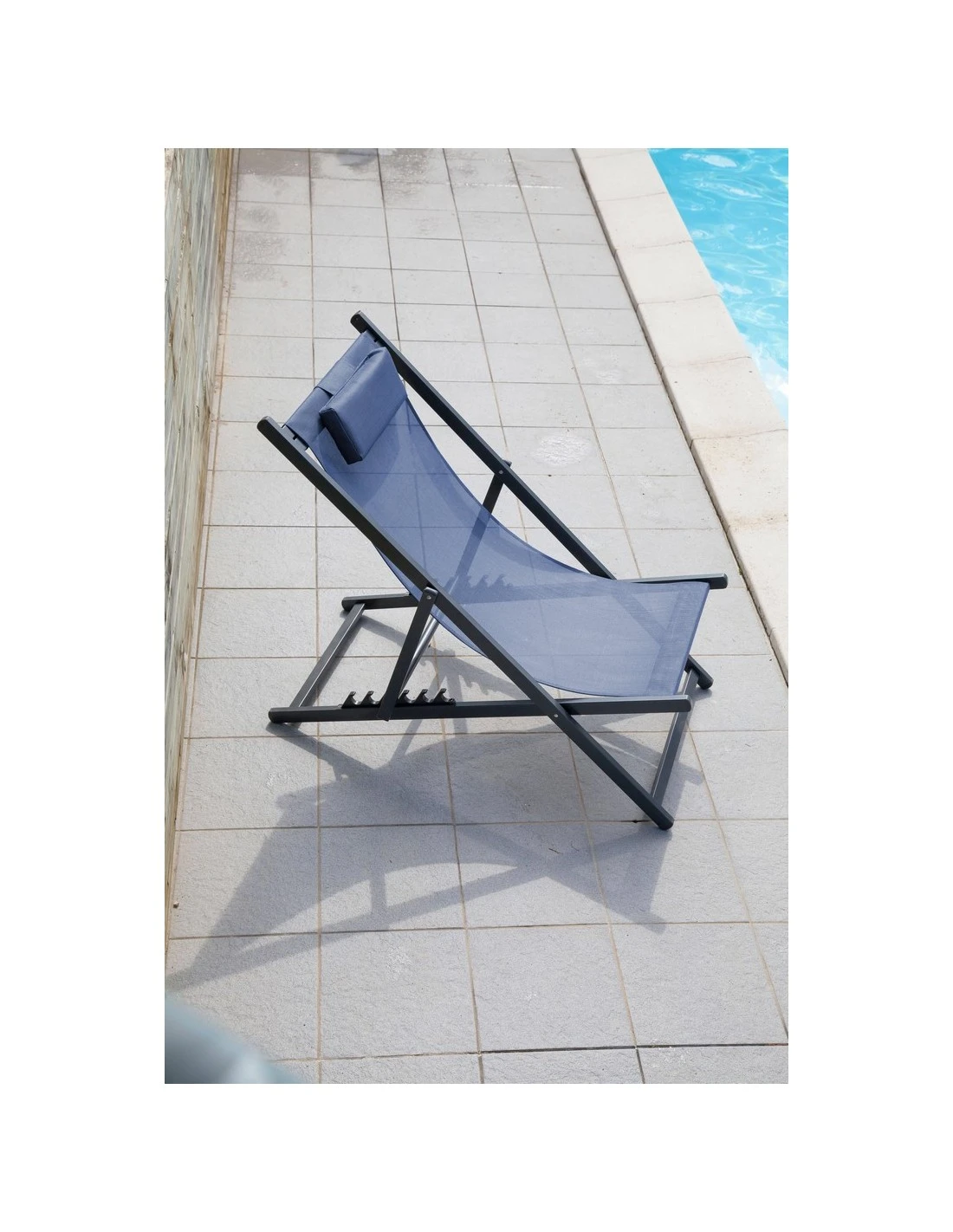 Chilienne Pliante Linea En Aluminium Et Polyester - Graphite / Bleu 2 Chilienne Pliante Linea En Aluminium Et Polyester - Graphite / Bleu – Image 2